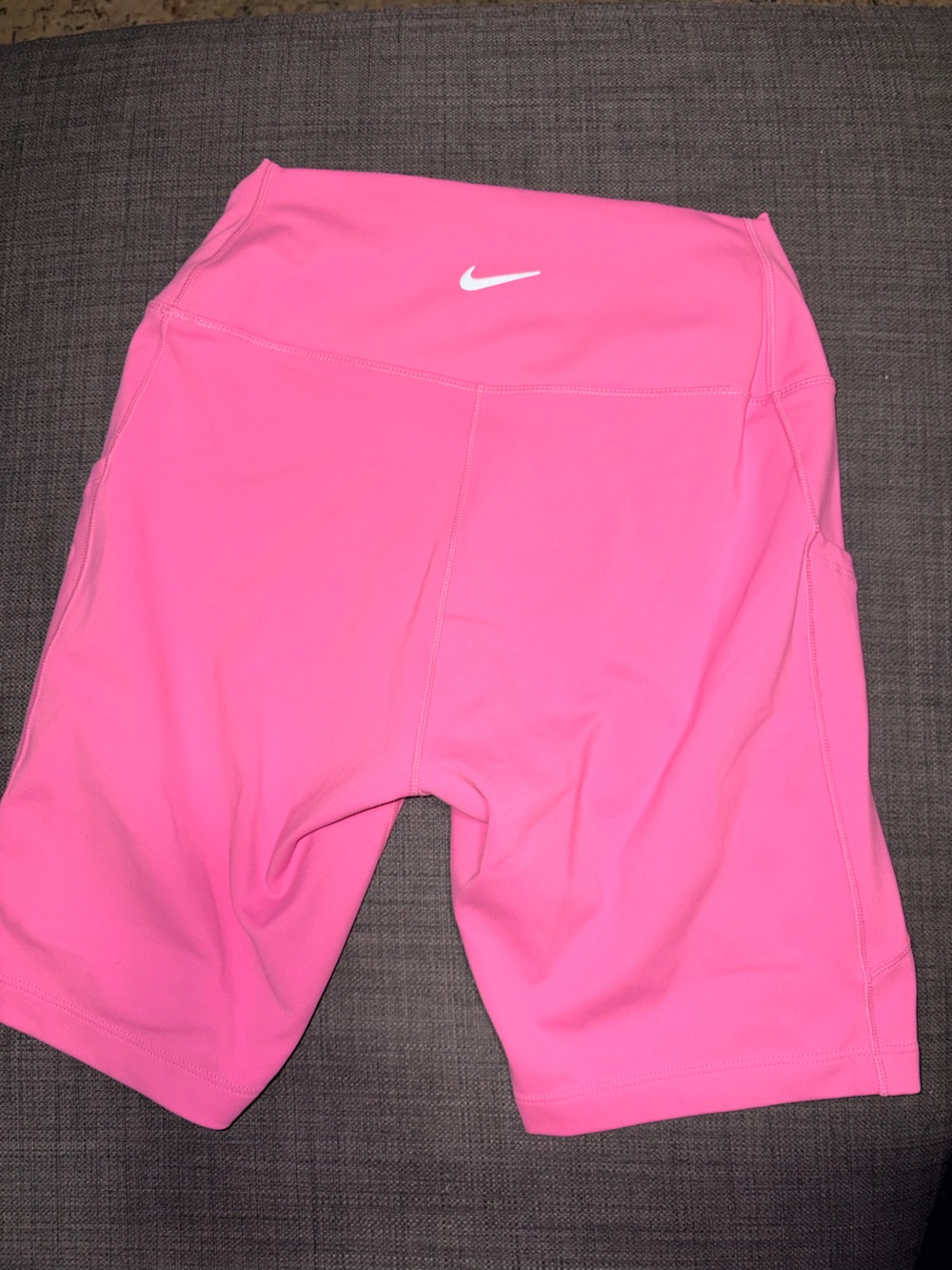 Nike Women’s Bright Pink Bike Shorts with Side Pockets - Picture 2 of 2